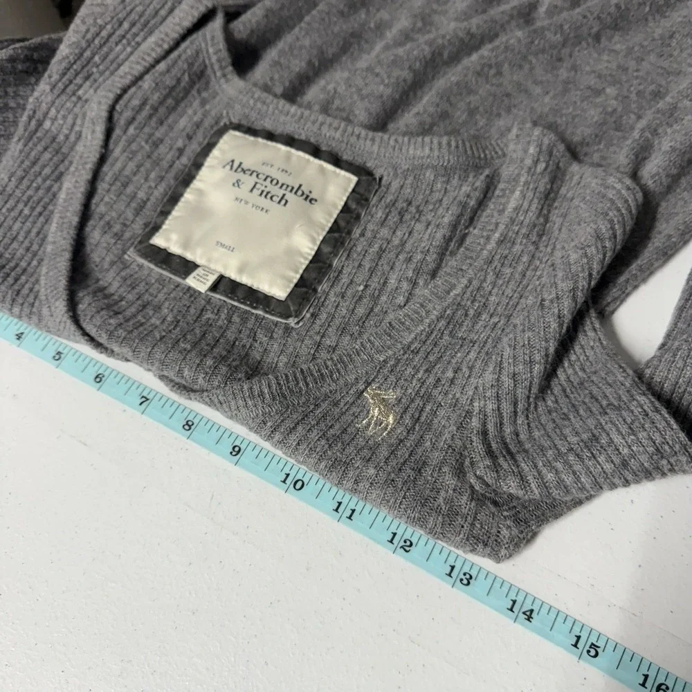 Vintage Abercrombie & Fitch Babydoll Sweater Small Long Sleeve Button Gray Y2K